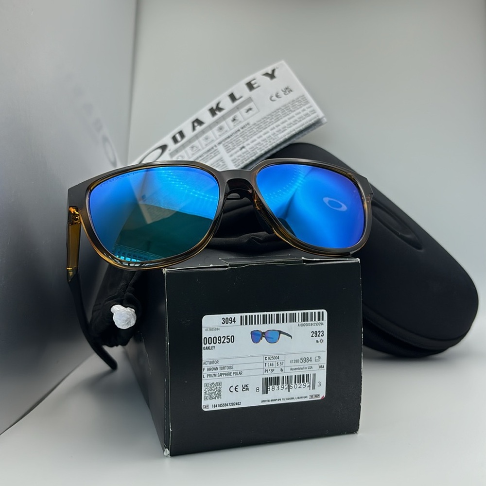 Oakley Actuator Polarized Sunglasses OO9250 NWT